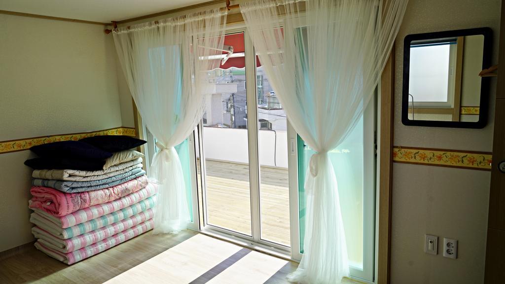 Yours Guesthouse In Tongyeong Dış mekan fotoğraf